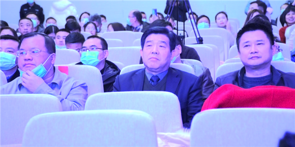 昌南新區(qū)、城投集團(tuán)舉行慶祝2021年元旦文藝匯演