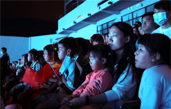 CHINA少年《china》行——城投集團(tuán)積極探索研學(xué)游發(fā)展新模式 大型實(shí)景演出《china》迎來(lái)“六一”研學(xué)專(zhuān)場(chǎng)