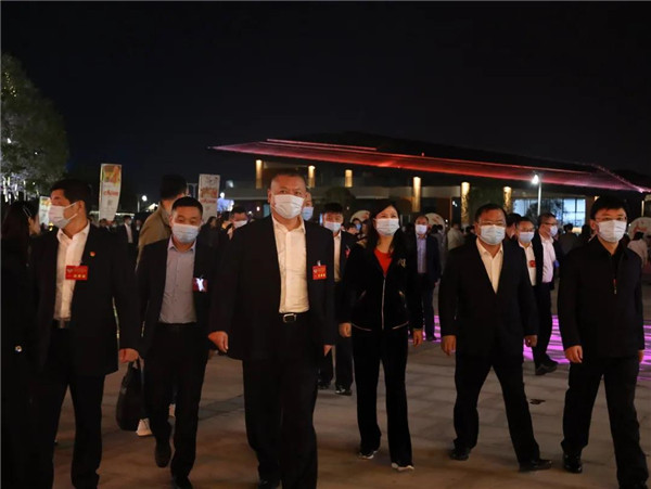 人大代表、政協(xié)委員打卡《china》